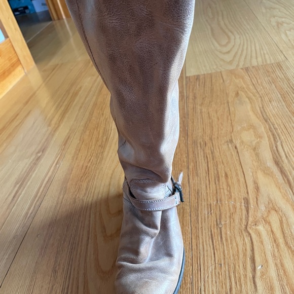 Steve Madden boots in great condition diction! Only worn about 5 times - Picture 3 of 6